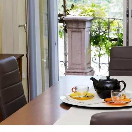 Lägenhet Wisteria House Brunate