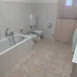 Wisteria House Apartment