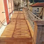 Wisteria House Apartment